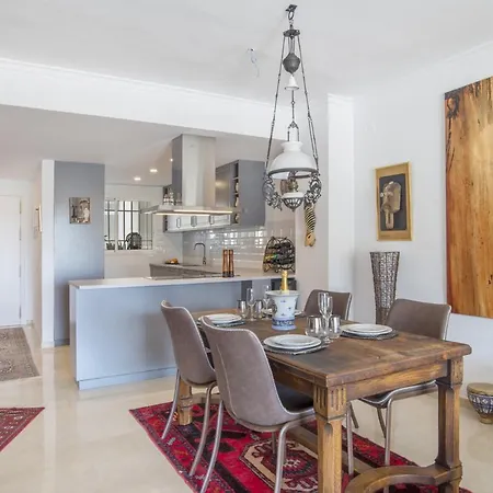 Castillo Beach Apartment Fuengirola